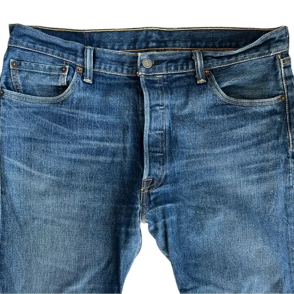Levi’s Men 501 Button Fly jeans Straight Leg Medium Wash Blue Jeans  36 X 32